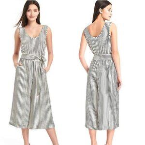 Gap - Sleeveless Culotte Belted Jumpsuit | Size Medium | Black & White Stripes